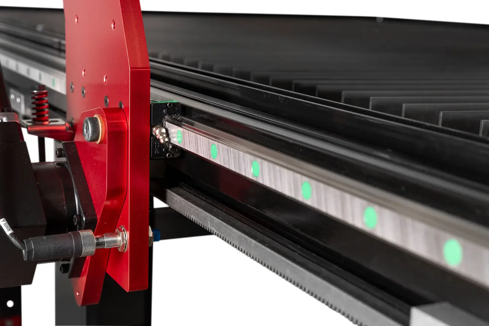 Hiwin-captioned linear rail along the table edge with the red gantry riser at left