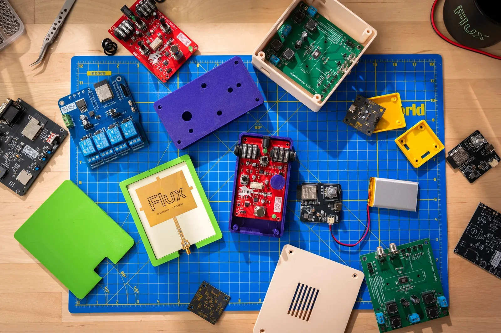 A Flux product graphic of hardware in the design workspace.